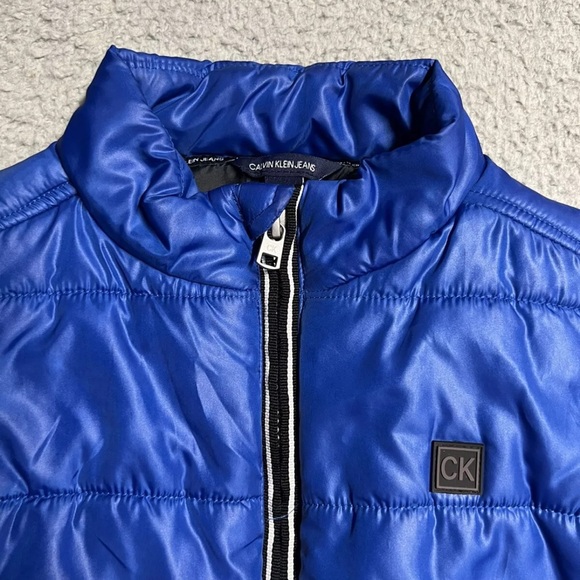 Calvin Klein Boys Blue Puffer Jacket. Size 6 - Picture 6 of 7